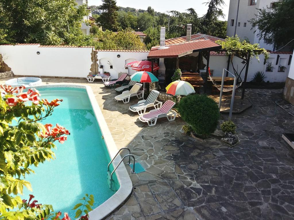 Guest House Yanina Varna Exterior photo