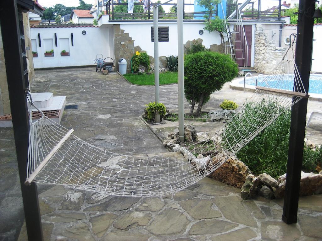 Guest House Yanina Varna Exterior photo