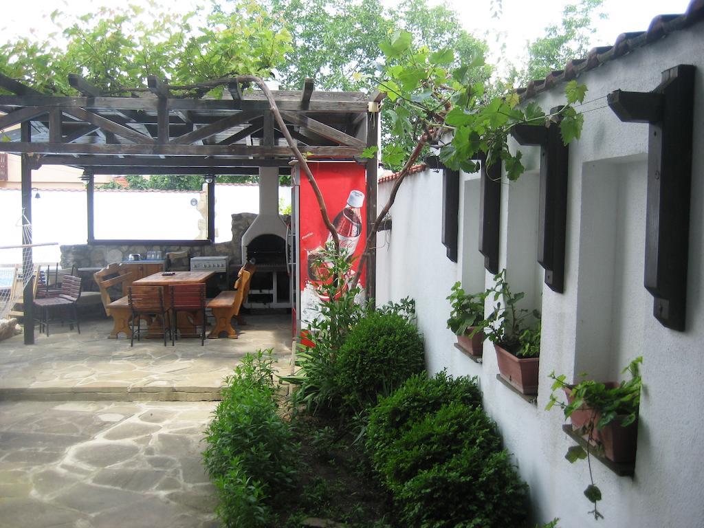 Guest House Yanina Varna Exterior photo