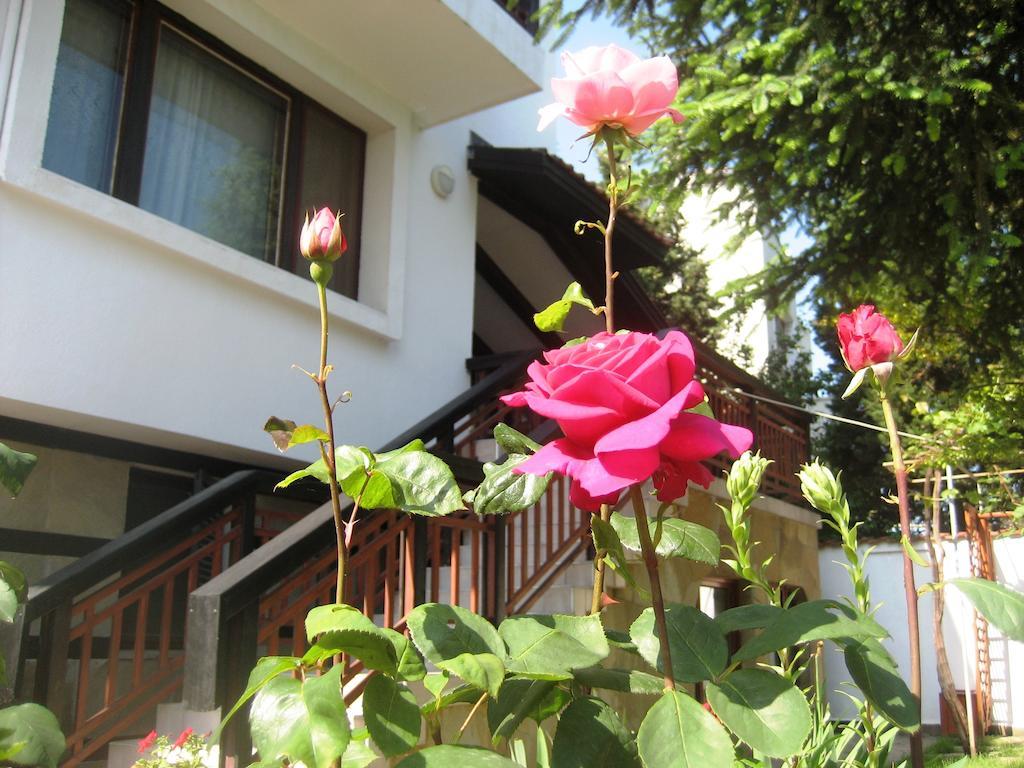 Guest House Yanina Varna Exterior photo