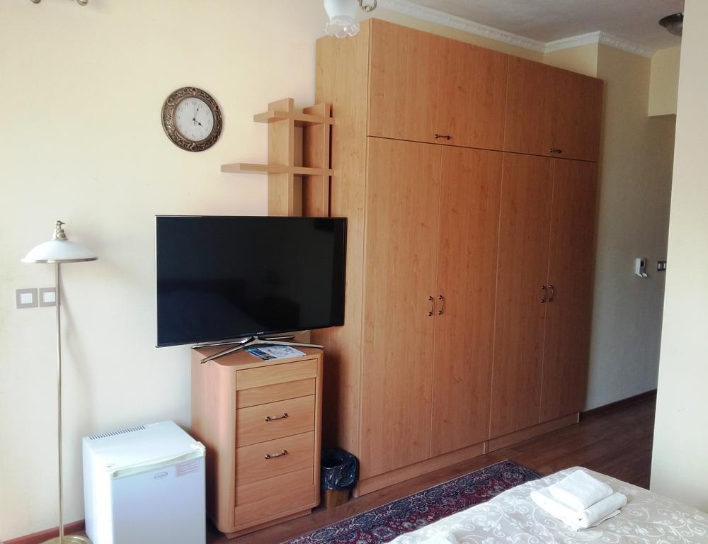 Guest House Yanina Varna Exterior photo