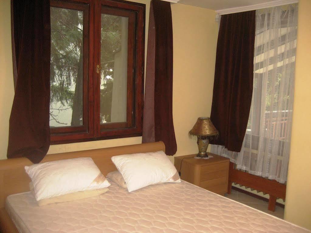 Guest House Yanina Varna Exterior photo