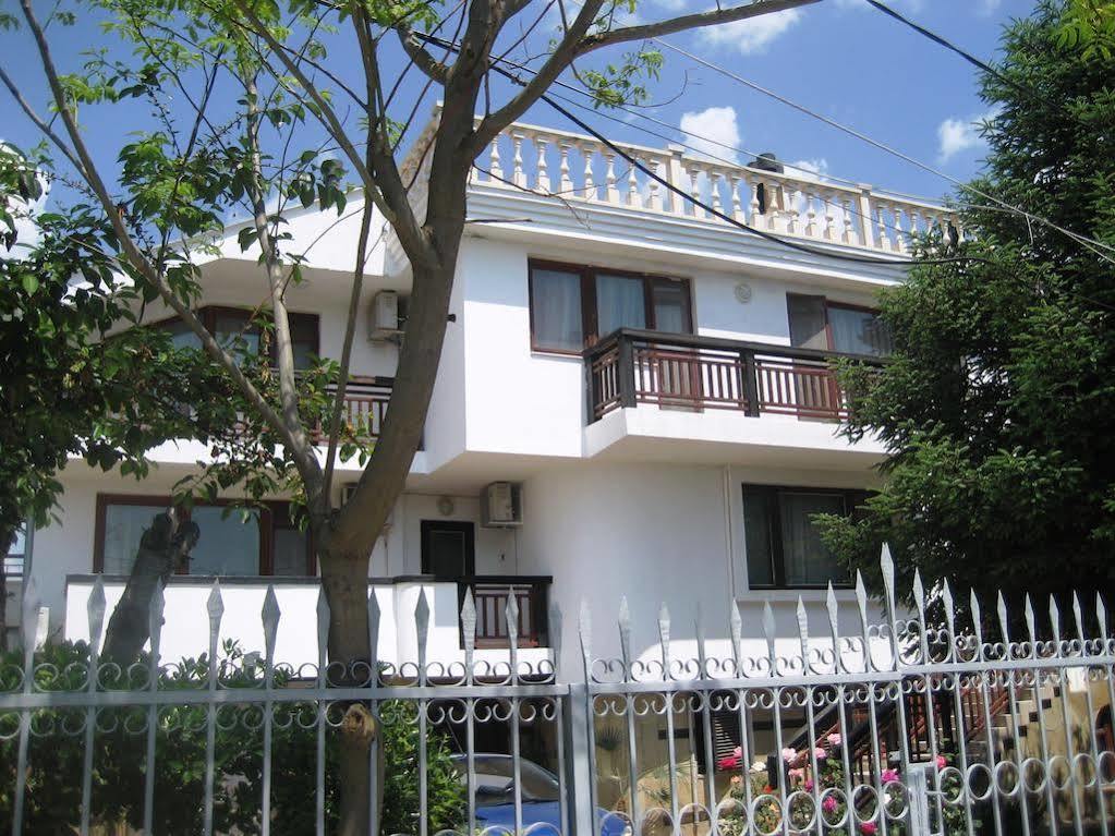 Guest House Yanina Varna Exterior photo