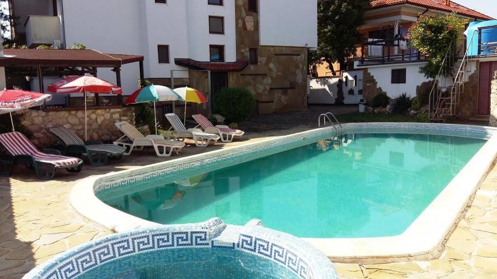 Guest House Yanina Varna Exterior photo