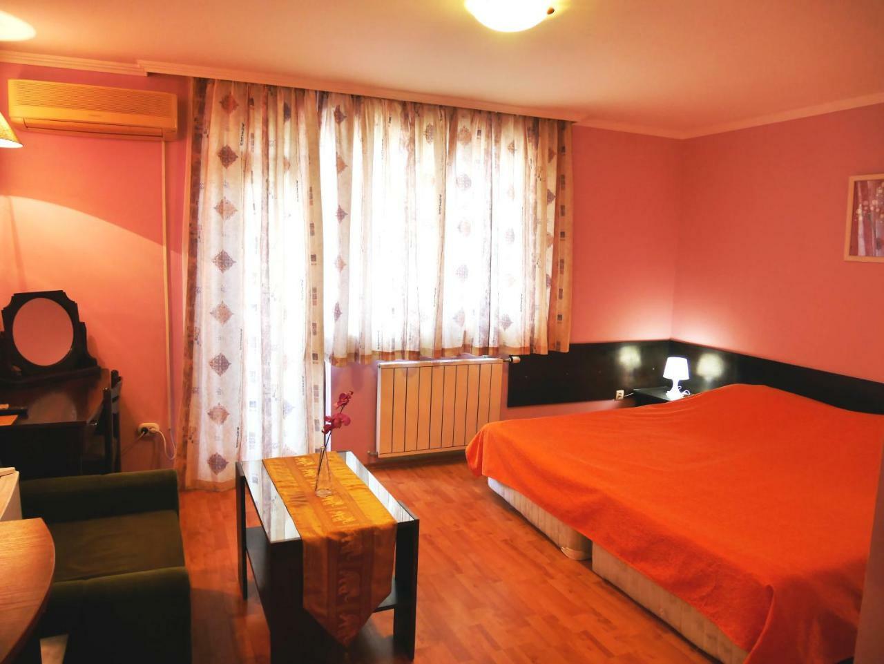 Guest House Yanina Varna Exterior photo