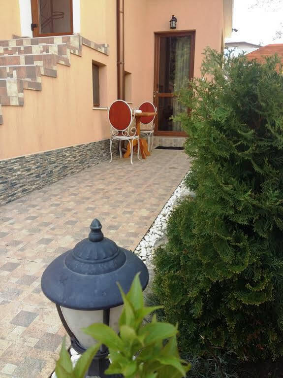 Guest House Yanina Varna Exterior photo